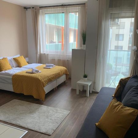 Corvin Sun Downtown Apartment Budapest Exterior photo